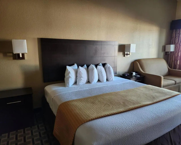 Rodeway Inn & Suites