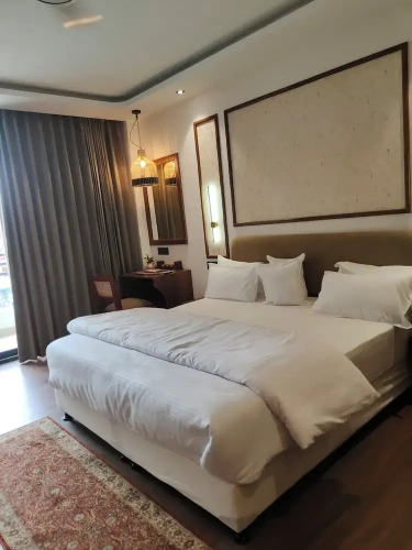 Premier room