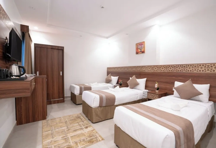 Standard Triple room