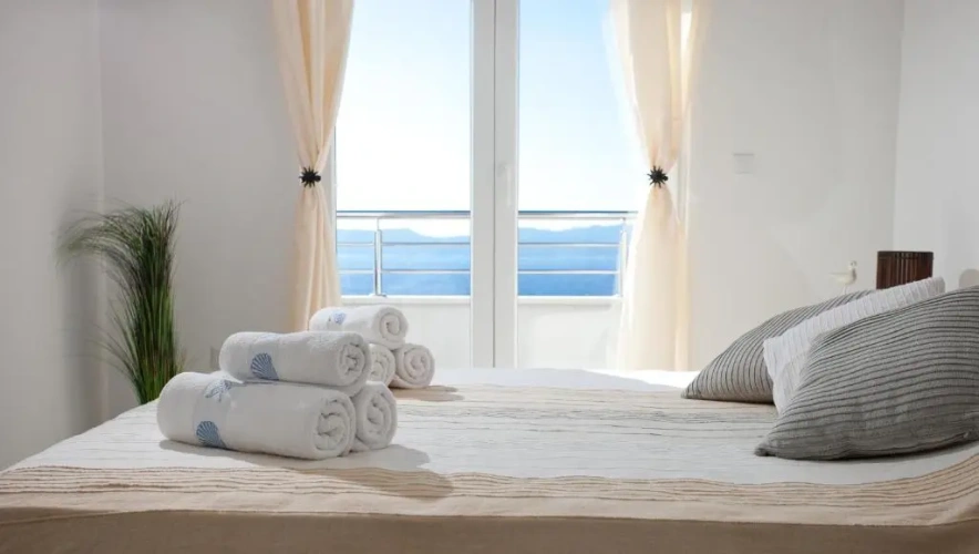 Apartment with sea view