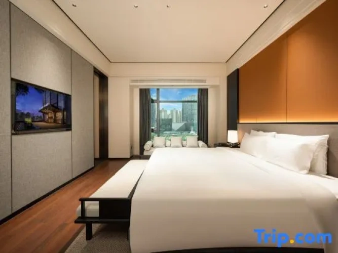 Executive Suite with lake view