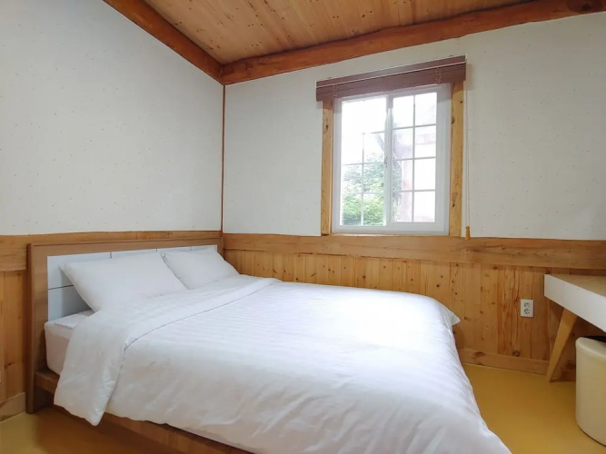 Geumok Log Pension