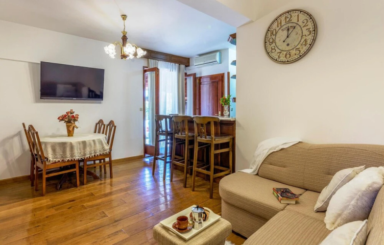 Awesome Home in Pula With Wifi and 2 Bedrooms