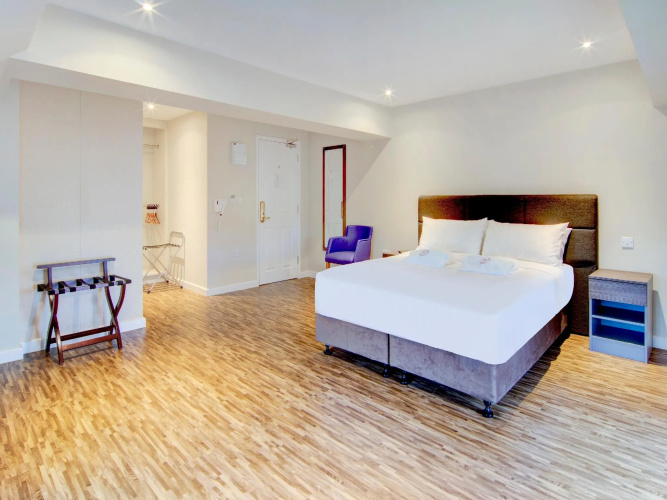 The Gissons Hotel