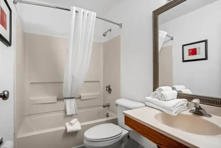 Crystal Inn Hotel - Suites