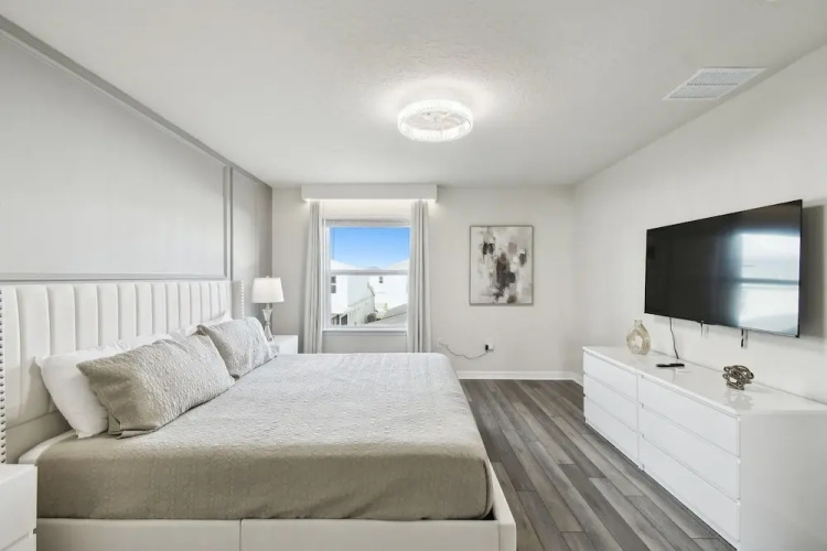 5 BD En-suites, Game Room, Pool, Sleeps 14, Disney