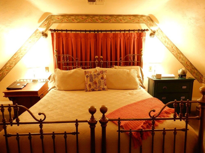 C'est La Vie Inn