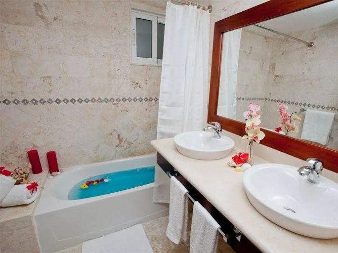Punta Blanca Golf Beach Resort