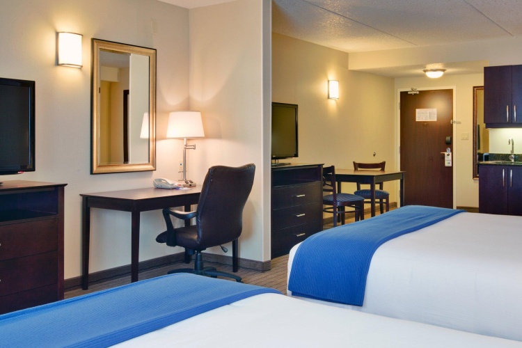 Quadruple Suite