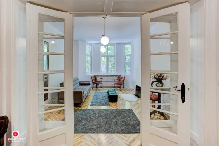Class Vintage Apartment