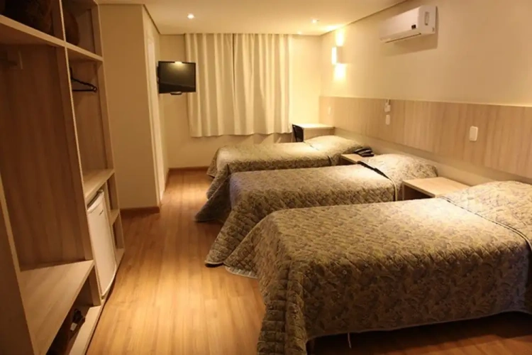 Standard Triple room