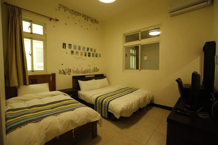 Standard Triple room
