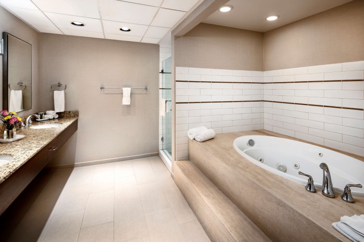 DoubleTree by Hilton Hotel Ontario Airport photo 9