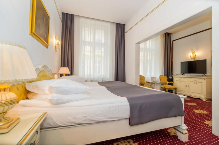 Hotel Imparatul Romanilor