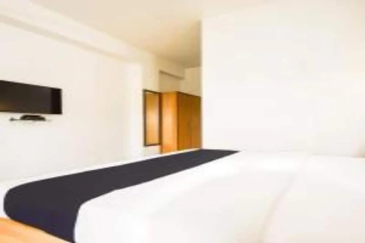 Deluxe Double room with city view