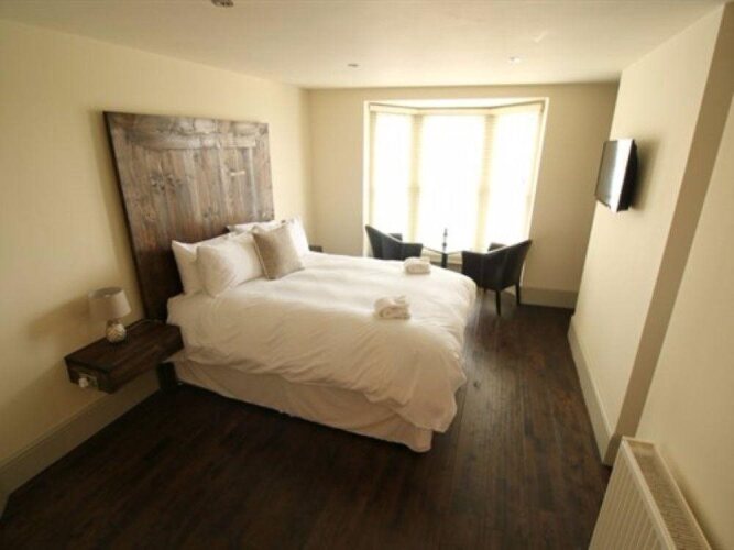 The Tree House HotelOver view