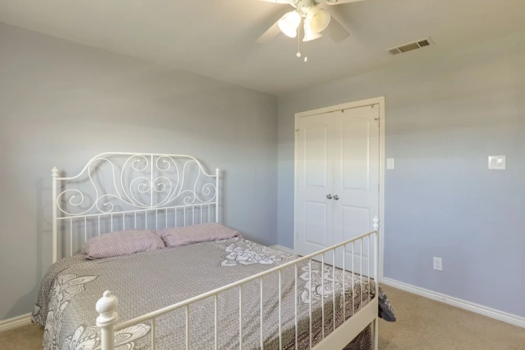 3 Bedrooms Apartment