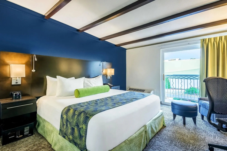 Oasis Hotel & Conv. Center, an Ascend Collection Hotel