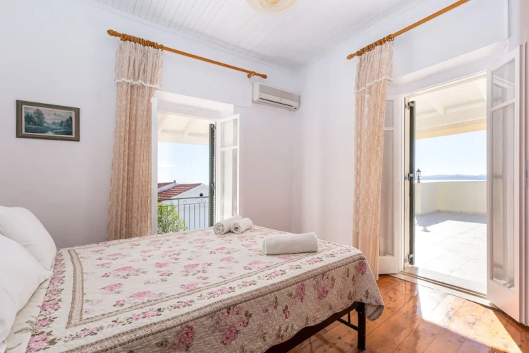2 Bedrooms Villa with sea view