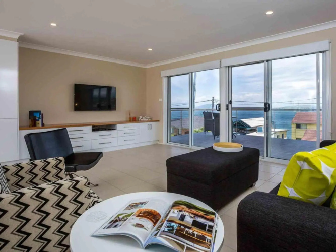 PENINSULA 180 Gerroa 4pm check out Sundays