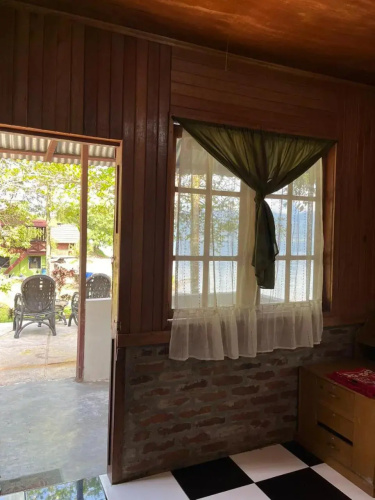 Muaro Beach Bungalow