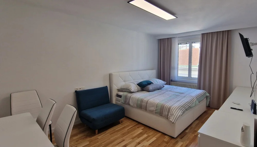 Exclusive serviced flat on Taborstraße