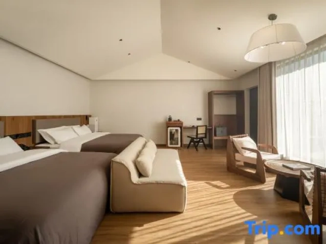 Quadruple Family Suite with garden view
