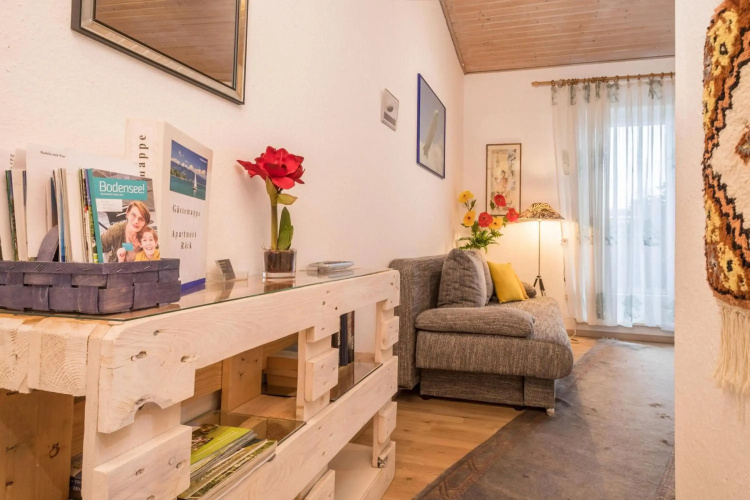 Einzimmerwohnung B und E