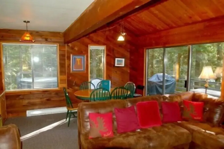 Mt. Baker Lodging Cabin 26 (Sleeps 8)