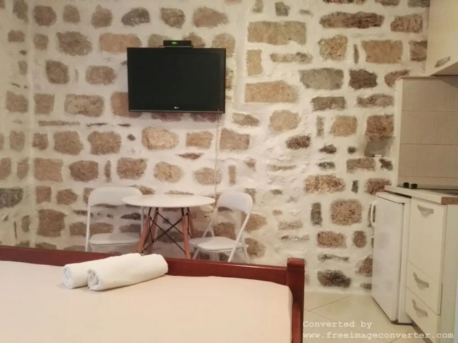 Una Apartments