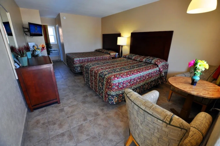 Deluxe Quadruple room with balcony