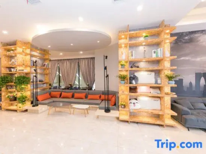 Ibis Styles Hotel (Yangchenghu Zhonglu Metro Station)