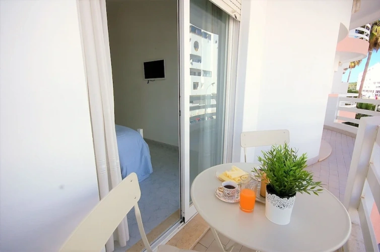 1 Bedroom Apartment beachfront