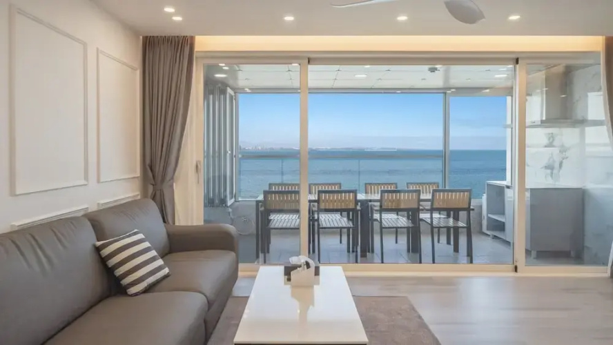 Pohang Luna Ocean View Pool Villa
