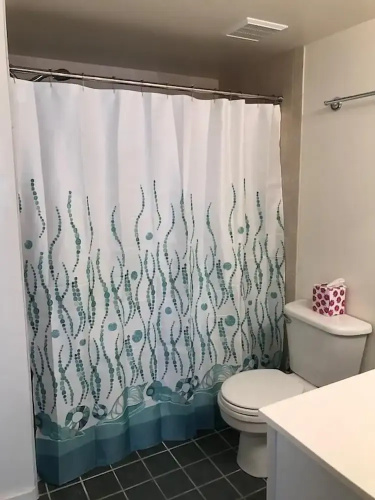 Mariners Court 206