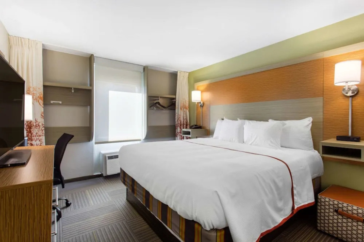 Country Hearth Inn & Suites - Columbia