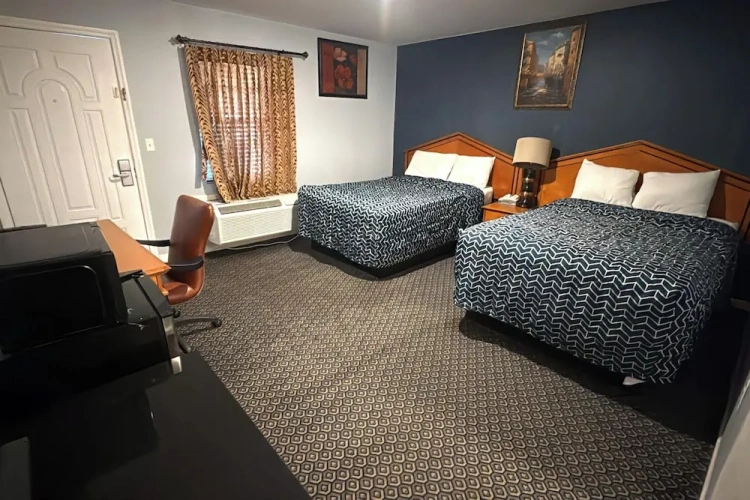 Standard Quadruple room with balcony