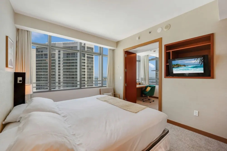 Miami Luxury Executive Apartment