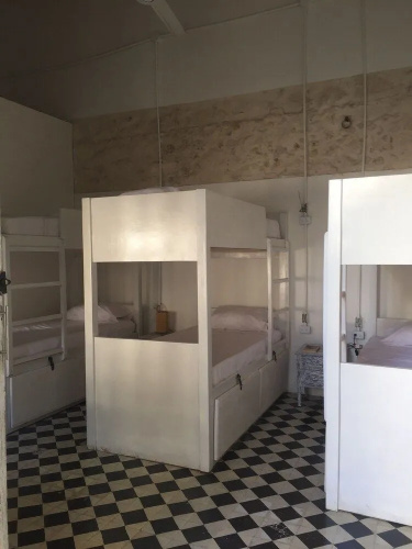 Be Lounge Hostel