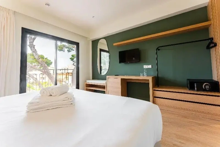Standard Double room with balcony