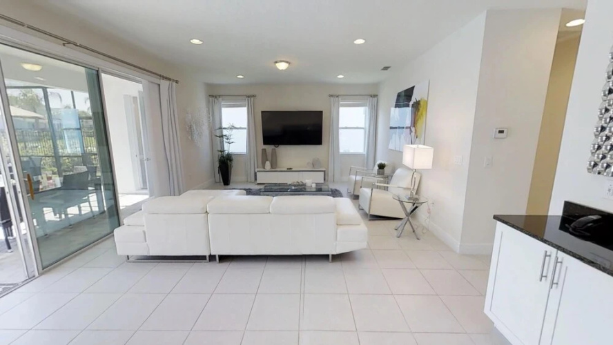 7729 Fairfax Drive