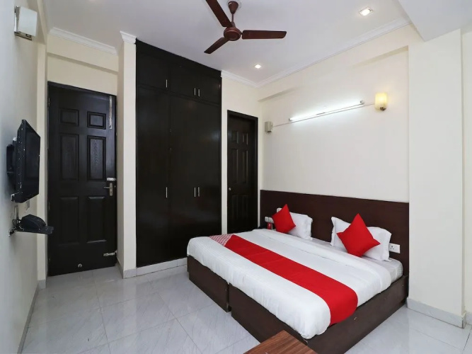 OYO Flagship DLF Mega Mall