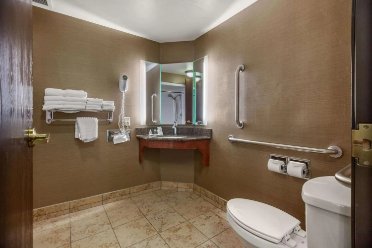 Comfort Suites Green Bay West