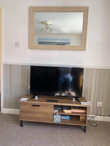 2 Bed Flat - Sleeps 3 - Parking - Wifi