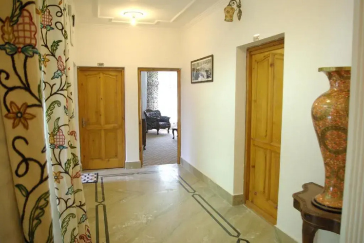 Hotel Harwan Resorts
