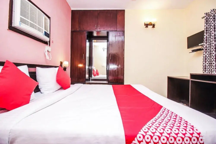 OYO Flagship 22531 C Scheme Ashok Nagar