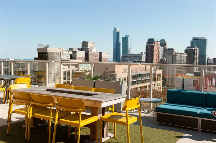 Bold 3BR in the Chicago Loop by Sonder