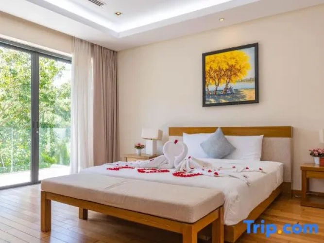 2 Bedrooms Villa