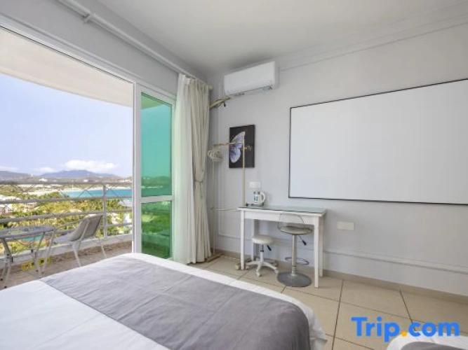 Standard Twin room with sea view