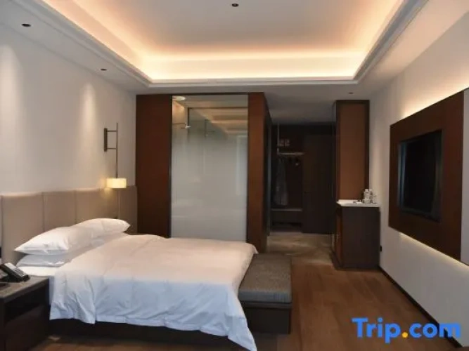 5 Bedrooms Double Family Villa